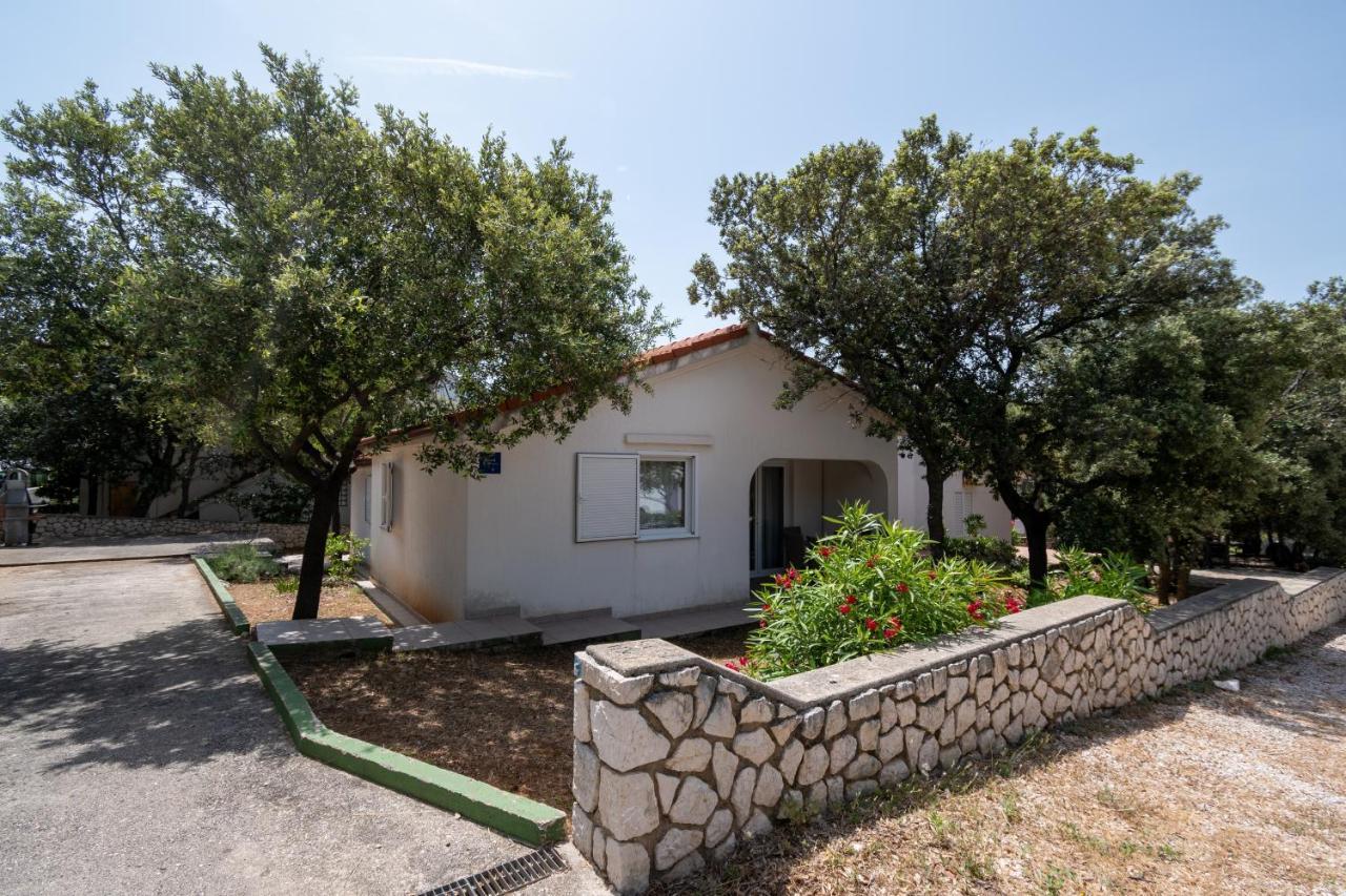 Apartments With A Parking Space Mandre, Pag - 16836 Экстерьер фото